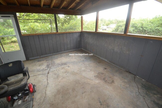 Building Photo - North College Hill 4 Bedroom with Covered Patio