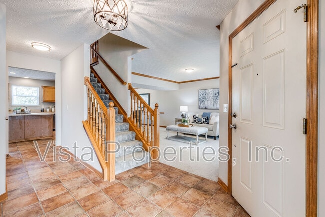 Building Photo - 7225 Bromfield Dr