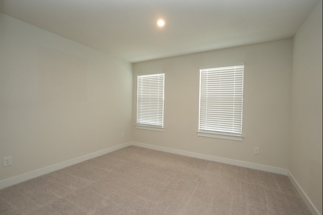 Building Photo - Wonderful 3BR 2BA Home w/ Upgraded Kitchen • Assigned Parking • Patio & Porch in Concord