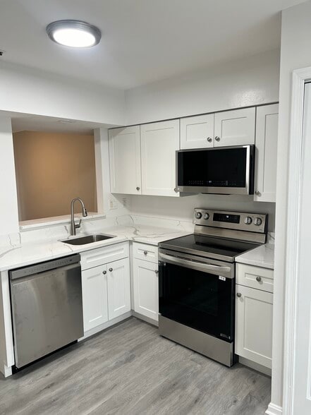 Building Photo - 1742 Countrywood Ct
