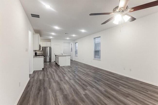 Building Photo - 16734 Rover Ln