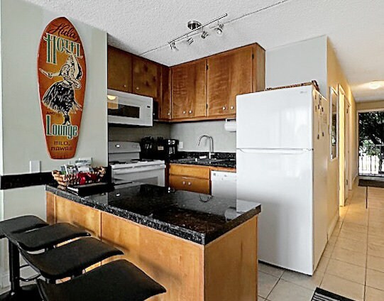 Kitchen with all the modern Appliances. - 69-1647 Puako Beach Dr