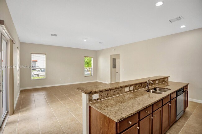 Building Photo - 9500 SW 167th Ave