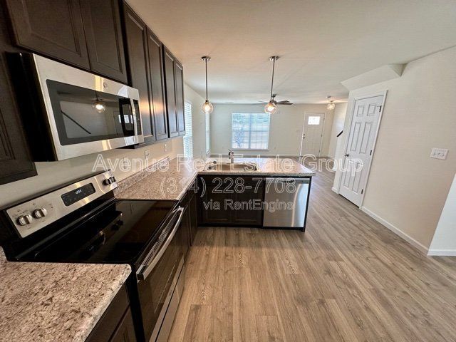 Building Photo - 5571 Walden Ridge Dr