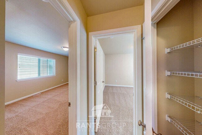 Building Photo - "Cozy" Meets "Modern": 3-Bedroom Home with Dreamy Front Porch Retreat!