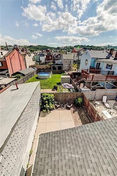 Building Photo - 1916 Wharton St