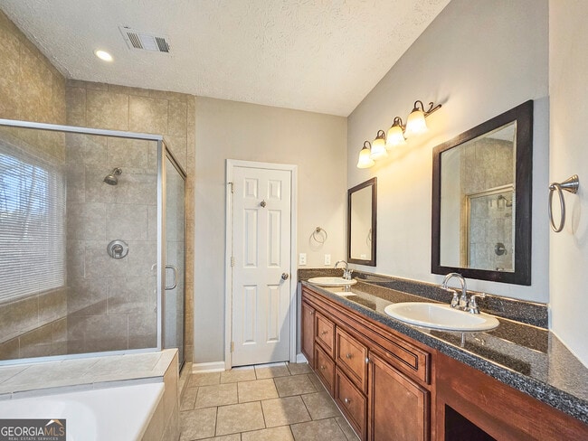 Building Photo - 1075 To Lani Dr