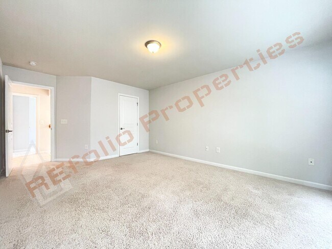 Building Photo - Elegant 4 bedroom Home w/ 1st Floor Office + Basement in Village Square @ Amberly, Cary, Availabl...