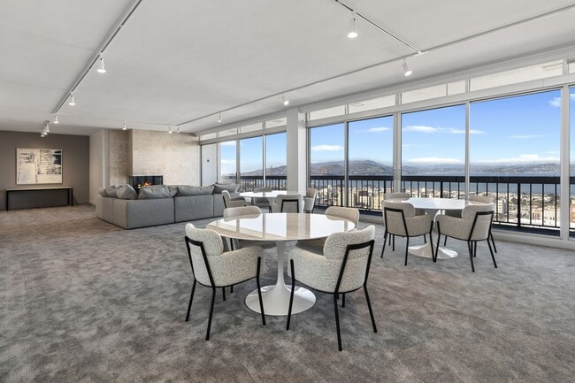 Building Photo - 2200 Sacramento St