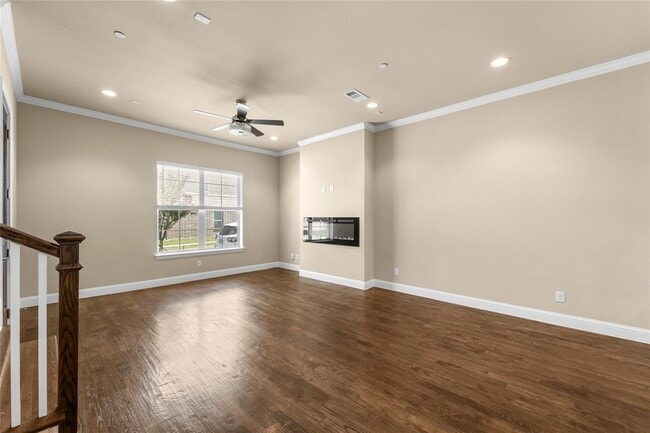 Building Photo - 2952 Sheridan Dr