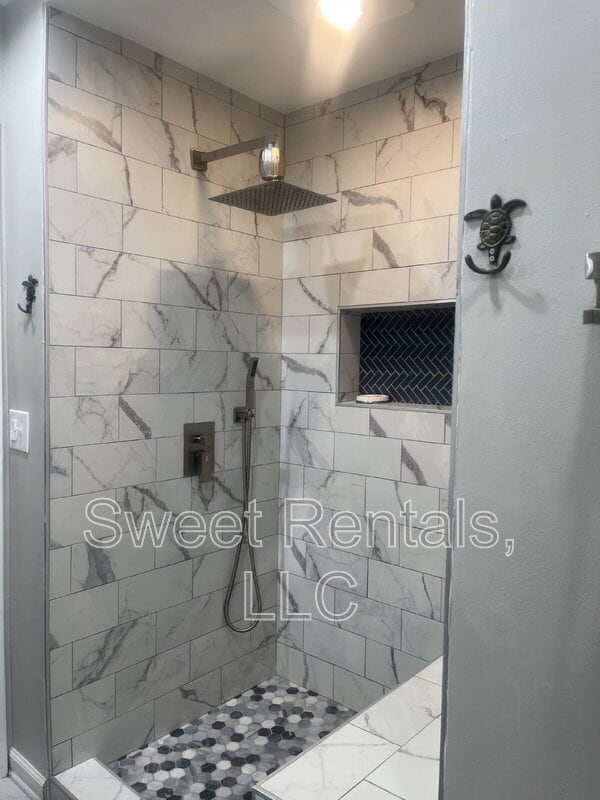 Building Photo - 47 Arabian Dr