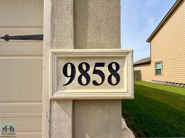Building Photo - Exceptionally Elegant 2 Story 5-Bedroom 3.5-Bath Home in Converse!