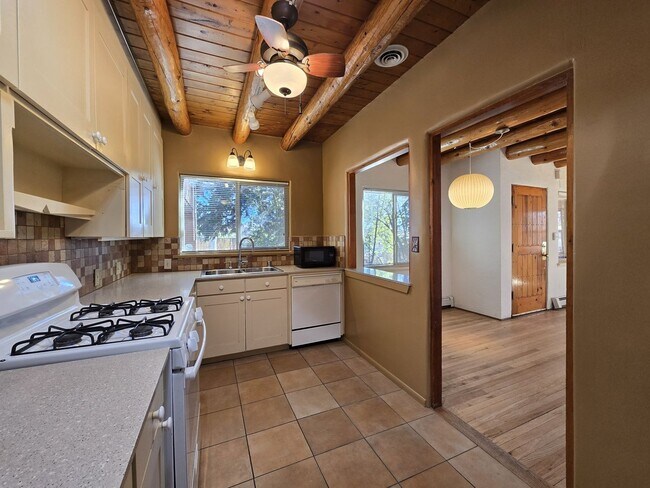 Building Photo - 1823 Tewa Rd