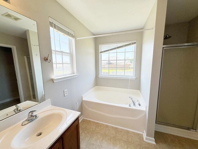 Building Photo - 606 Fountain Brook Ln