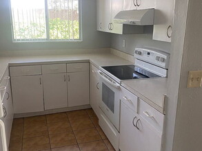 Building Photo - "Charming 2-Bed, 2-Bath Retreat in Winter ...