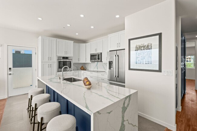 Building Photo - 1251-1253 Van Nuys St