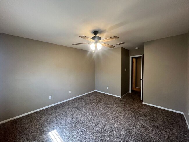 Building Photo - 407 Chieftain Trail
