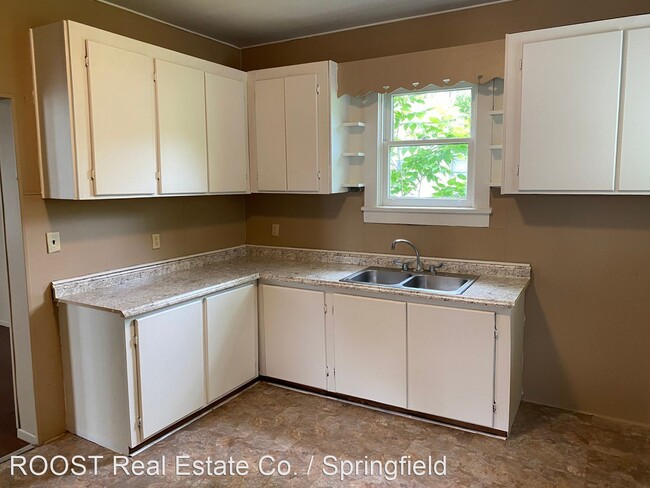 Building Photo - 3 br, 1.5 bath House - 236 E Northern Ave
