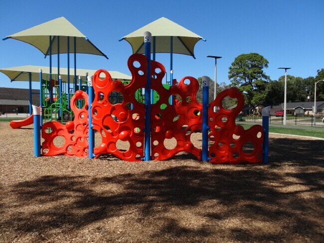 Building Photo - 5522 Deep Forest Dr