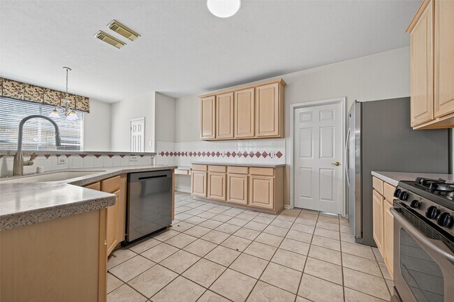 Building Photo - 16515 Cypress Thicket Dr