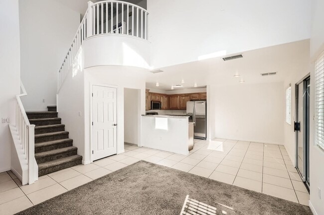 Building Photo - 2 Story with Vaulted Ceiling and All Kitchen Appliances