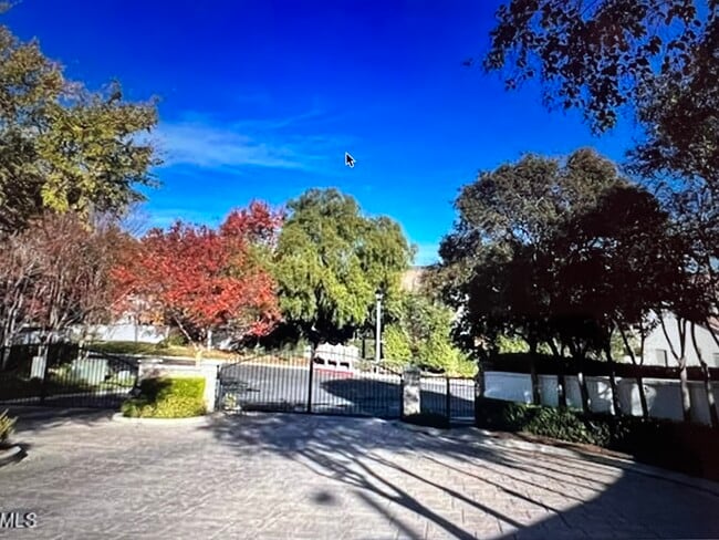 Building Photo - 30806 St Jean Ct