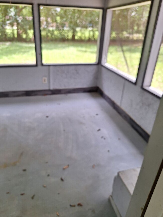 Building Photo - To schedule a Showing or Submit an Applica...