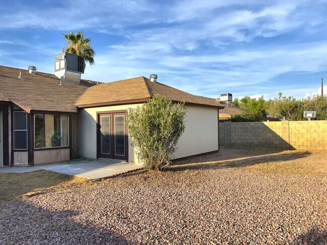 Building Photo - Open Hse  6-20-26.  12-1pm.  LARGE REMODELED 4BR 2BA HOUSE WITH GARAGE, GRANITE COUNTERS, BUILT-I...