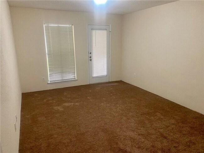 Building Photo - 777 Riverside Dr