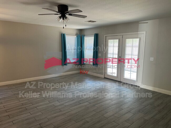 Building Photo - 11329 E Elena Ave