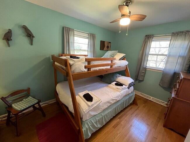 Building Photo - 2925 Center St