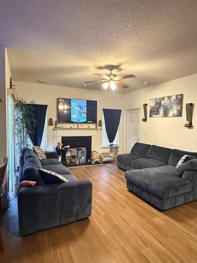 Building Photo - 1206 Marne Ave