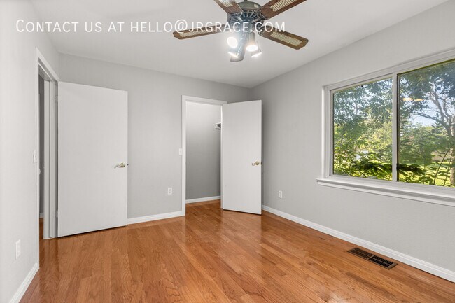 Building Photo - 525 W 4th St