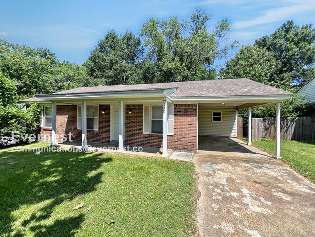Primary Photo - 922 Woodburne Pl