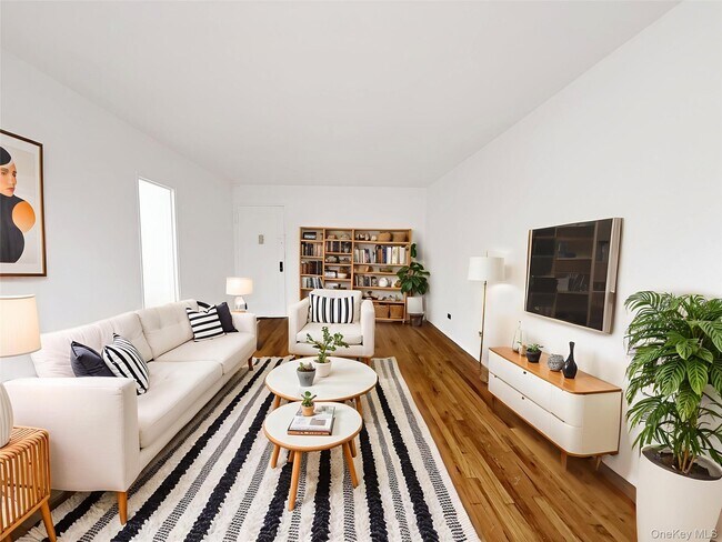 Building Photo - 2630 Kingsbridge Terrace