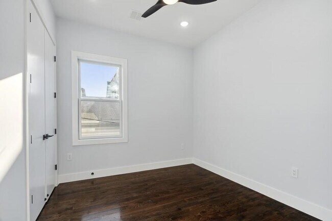 Building Photo - 122 Terrace Ave