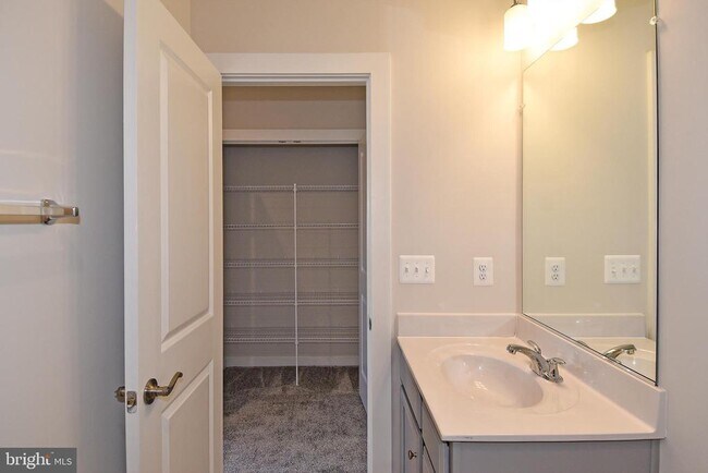 Building Photo - 1767 Hickory Wds Rd