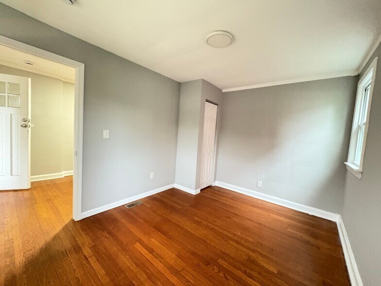 Building Photo - 410 Fabyan Pl