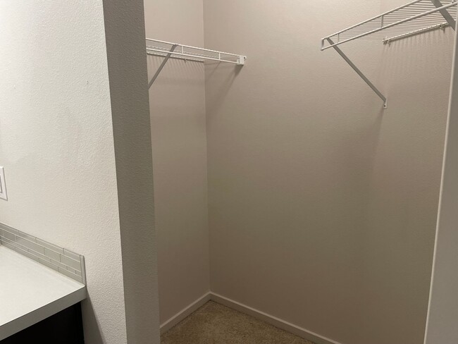 Building Photo - **$500 OFF 1ST MONTHS RENT** Charming 3 Be...