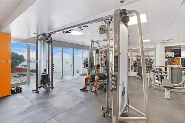 Building Photo - 1717 N Bayshore Dr