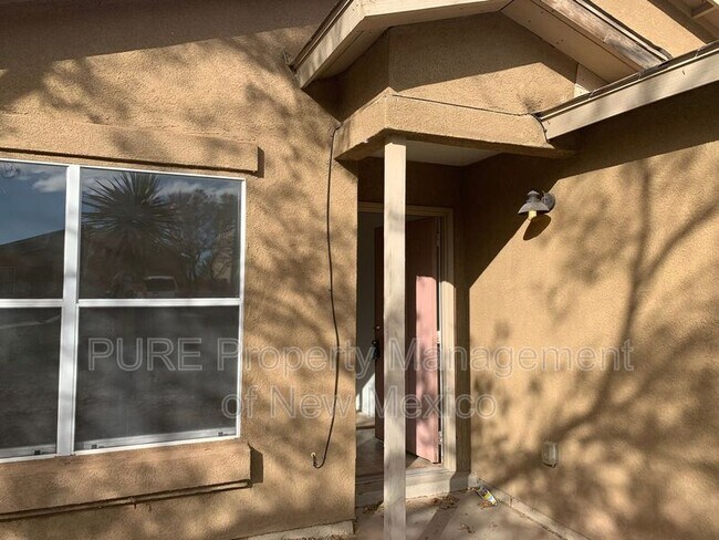 Building Photo - 915 Blackbird Dr SW