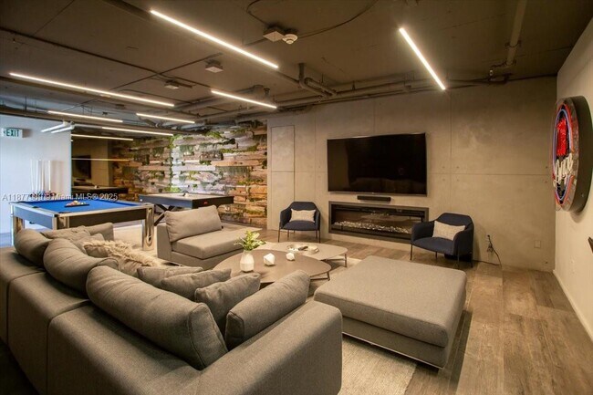 Building Photo - 1100 Biscayne Blvd