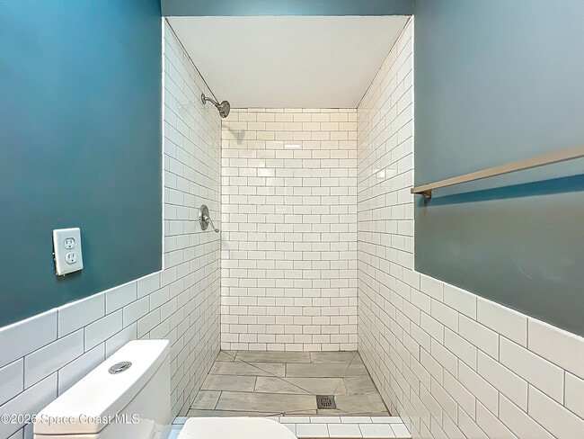 Building Photo - 2140 Emerald Ct