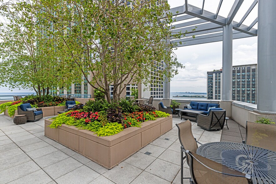 Building Photo - 201 N Westshore Dr