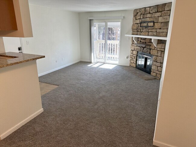 Building Photo - Brandychase at Eastmoor Park 2 Bed 2 Bath Condo!