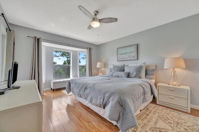 Building Photo - Golf Membership Included • 6-12 Months Lease • Furnished 2 Bedroom Condo