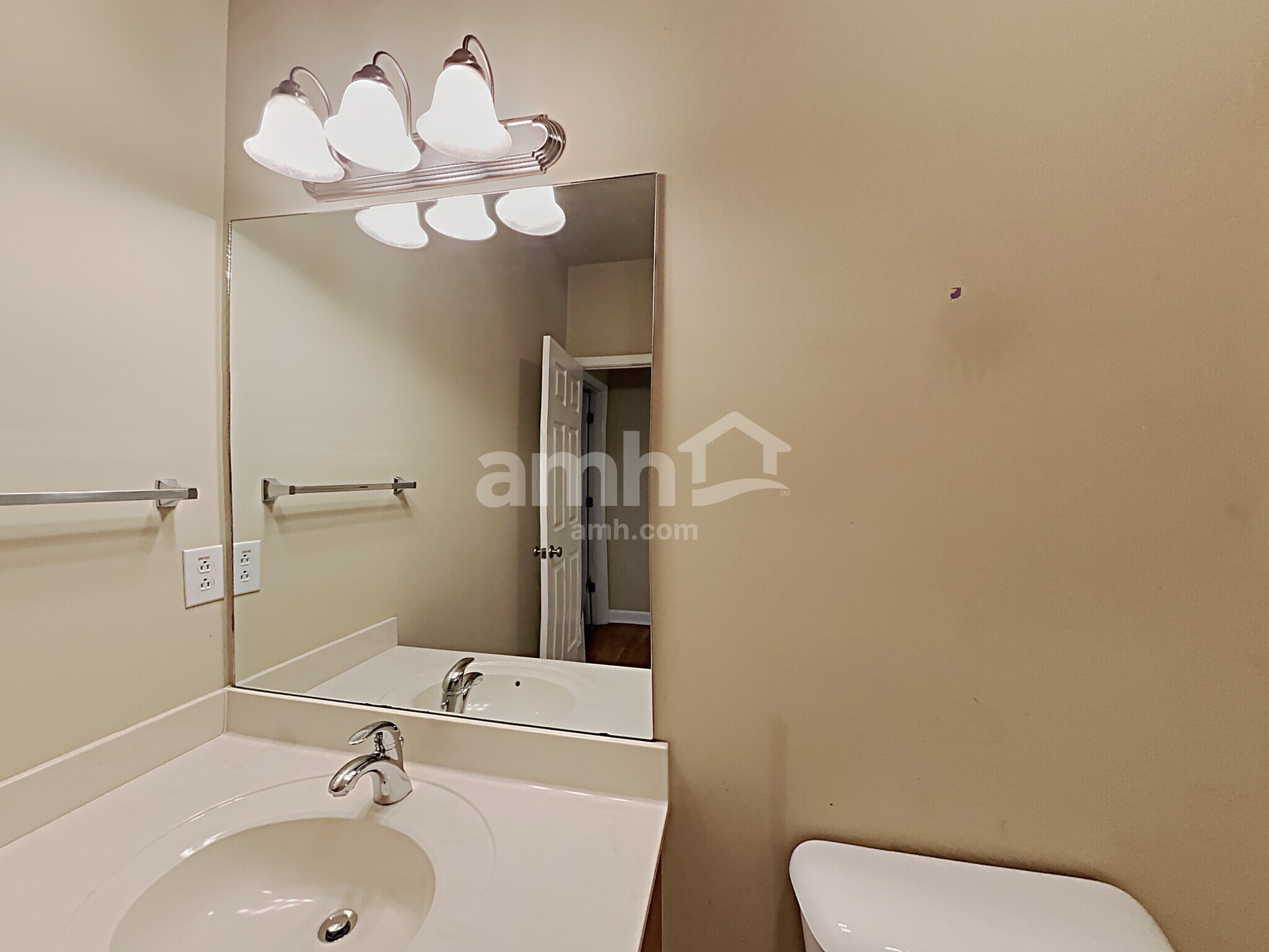 Building Photo - 2091 Lequire Ln