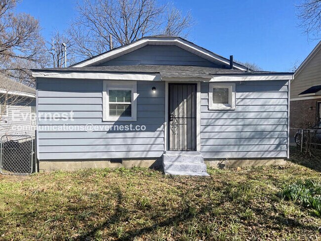 Building Photo - 3 Bed/1 Bath Home with Modern Amenities / Pet-Friendly / Vouchers Accepted / Available Now!