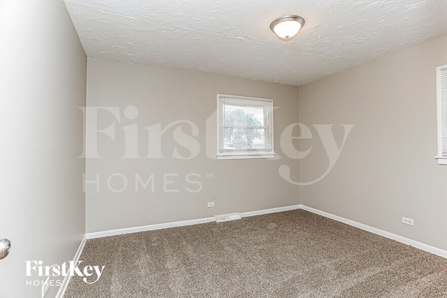 Building Photo - 15906 Avalon Ave