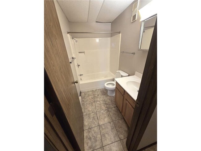 Building Photo - 1918 Greenwood St E